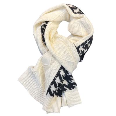 China Breathable Handmade Twist Stitching Classic Houndstooth Japanese Pure Wool Scarf Female Winter Neck Warmer for sale