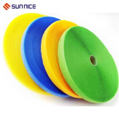 Chine Factory Custom Sustainable Nylon Blend Polyester Multicolor Underwear Hook And Loop Tape Roll à vendre