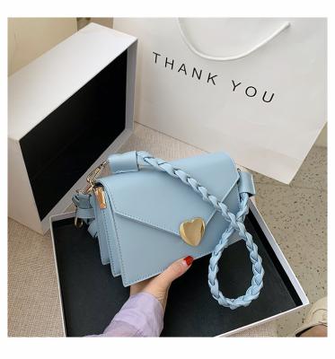 China Fashion French fashion 2021 summer new handbags clip one shoulder women's bag inclined for sale