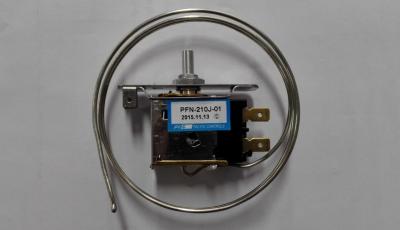 China Golden Contact Refrigeration Thermostat Micro Current Easy Manipulation for sale