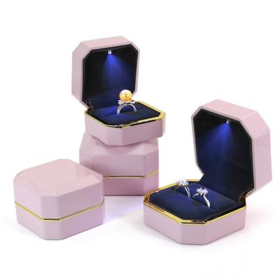 China Custom Odm Luxury Cream Led Jewelry Gift Jewelery Packaging Manufacturers Lovely Jewelery Gift Box With Led for sale