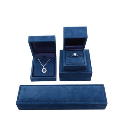 China 2021 New Style Hot Sale Wholesale Blue Velvet Jewelry Packaging Box Ring Necklace Bracelet Pendant Custom Set for sale