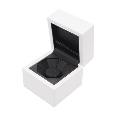 China Wooden Ring Gift Jewelry Packaging Boxes 2020 Custom High End Luxury White Wooden MDF Jewelry Boxes For Jewelry Ring for sale