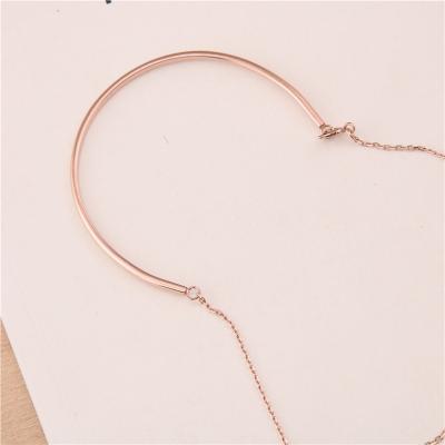 China Waterproof 18k Gold Plated Bracelets & Bangles Stainless Steel Curve Link Chain Bracelet Smooth Layered Bracelet for sale