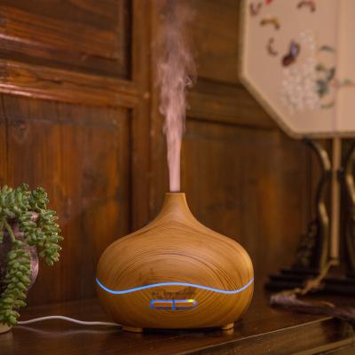 China Indoor Essential Oil Diffuser Aroma Humidifier Wood Grain Aroma Diffuser with Color Changing LED Lights for sale