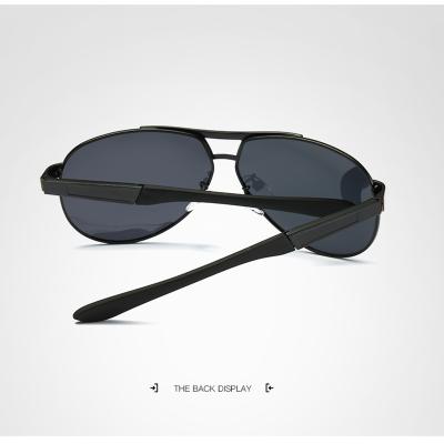 China UV Stop Men's Polarized Sunglasses are Fashion Universal Sunglasses with Resin Lens and Alloy Frame for sale