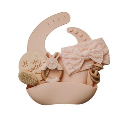 China Soft Toy Baby Bath Set Customized Newborn Baby Rattle Teether Toy Wooden Milestone Teething Gift for sale