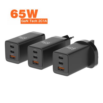 China Compact size 65w adaptive gan charger fast charging for iphone 12 13 Samsung apple for sale