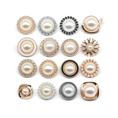 China Fancy Button Pearl Existing Gold Sewing Plastic Leg Buttons Latest Design Dry Cleaning Cheap Garment Accessories For Woman's Clothes for sale