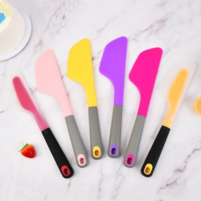 China Baking Scraper Pan Kitchen Ice Cream Butter Non-Stick Viable Silicone Bread Stirring Tool Pastry Scraper for sale