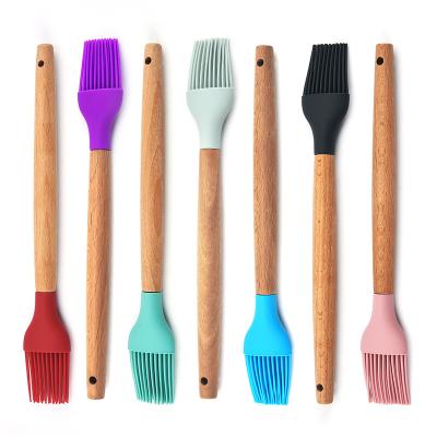 China Viable Factory Wholesale Heat Resistant Barbecue Cooking Baking and Pastry Tools Silicone Oil Brush with Wooden Handle for sale