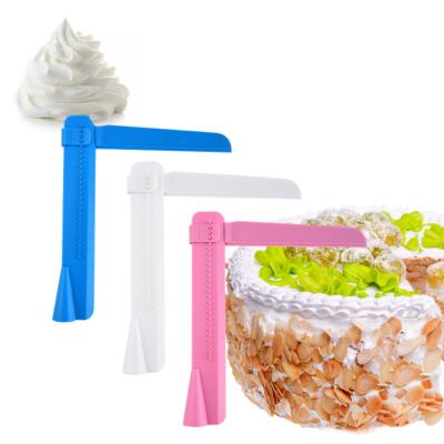 China New Viable Adjustable Plastic Flip Kitchen Baking Tool Cake Screeding Cream Scraper for sale