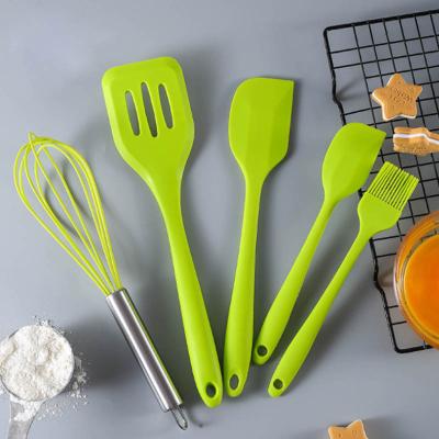 China Multi Viable Kitchen Utensils Wooden Kitchen Tool Utensils Colors 5 Pcs Silicone Set Set Scraper Oil Brush Egg Beater for sale