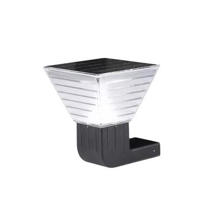 China With Mono solar panel in high working efficiency >21% GEBOSUN Wall mounted ip65 waterproof Central Square solar led garden light for sale