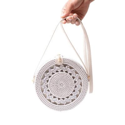 China Hot Selling Insti Sales Women Rattan Handmade Bags Vintage Round Beach Rattan Bag Vintage Beach Bag for sale