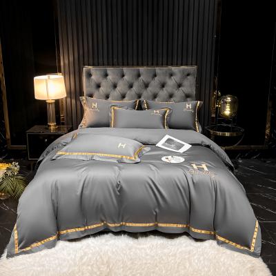 China Luxury 100% Cotton Bedding Set Solid Color Hotel Quilt Cover and Bed Sheet Bedding Set for sale