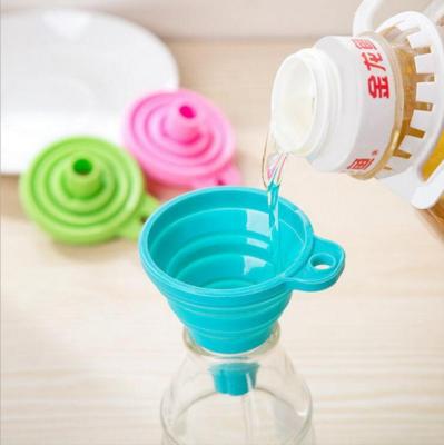 China 2021 Mini Kitchen Gadgets Tools Silicone Viable Spice Funnel Small Kitchen Gadgets For Liquid Powder Bean for sale