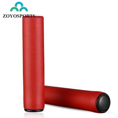 China New Lightweight Silicone Sports Mountain Bikes Grips Durable Mountain Bike Bicycle Recycling Handlebar Grips for sale