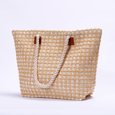 China Fashion Customized Bag Material Handmade Elegant Knitted Elegant Paper Crochet Material With Zipper for sale