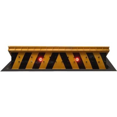 China 650mm Height Lifting Hydraulic Road Blocker With LED Lights for sale