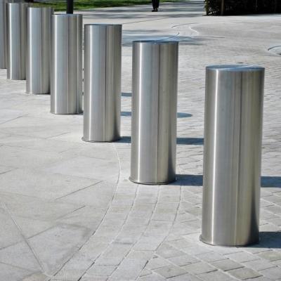 China Anti Crash Anti Terrorism Stainless Steel Bollards With 4-30mm Thickness for sale