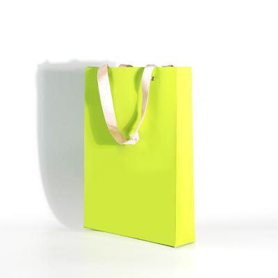 China Recycled Materials Custom Recycled High Quality Party Small Paper Packaging Gift Bag for sale