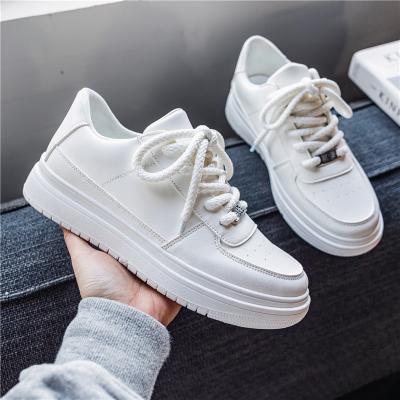 China Fashion trend low top white shoes for men lace up classic sneakers men's fashion shoe basketball platform sports shoes for sale