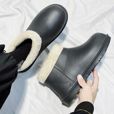 China Fashion Trend Size 39-44 EVA Male Rain Shoes Waterproof Faux Fur Striping Comfortable Ankle Snow Boots And Stylish Casual Shoes Winter Men Boots for sale