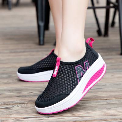 China CUSHIONING Fashion Platform Shoes Female Slides Waterproof Breathable Mesh Women Sandals Lightweight Summer Lady Footwear Casual Slippers for sale