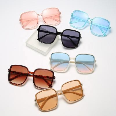 China CX2255 Lady Sunglasses CX2255 Hot Trendy Vintage Glass UV400 Candy Color Polarized Women Classic Gradient Eyewear French Square Sunglasses 2022 for sale