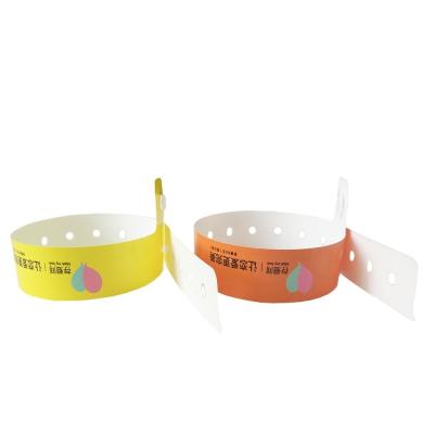 China 2024 Selling Gift Bracelet Waterproof Custom Wristband for Unlimited Usage Scenarios for sale