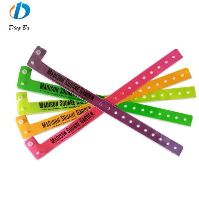 China Custom Color Plastic CLASSIC Wristband Reflective L Shape PVC BANGLES for Celebrations for sale