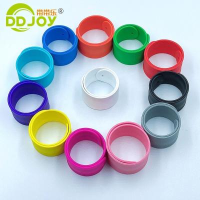 China Plating Custom Color Stock Customised Bracelet Custom Bulk Silicone Snap Slap Bracelet for sale