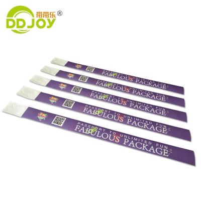 China Custom Waterproof Resistant Adhesive Tyvek Paper Wristbands for Events and Parties for sale