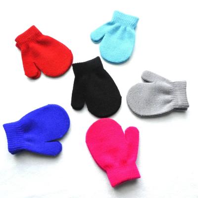 China Comfortable Baby Knit Mittens Solid Color Winter Warm Mittens Kids Thick Cold Protection Mitten for sale