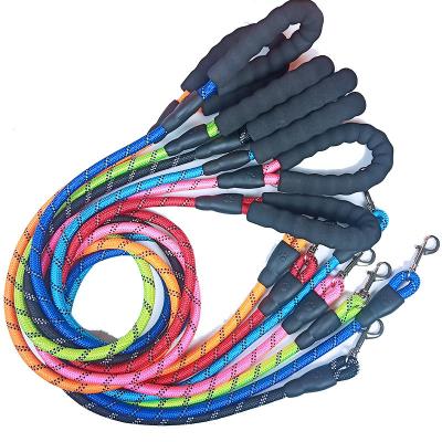 China Large Thoughtful Mountaineering Running Tracking Thoughtful Soft Handle Nylon Rope Dog Leash for sale