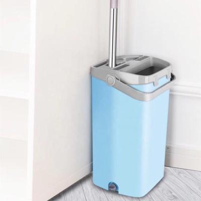 China Sustainable Household Cleaning Hands Free Flat Mop With Water Tank for sale