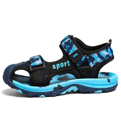 China New Summer 2023 Wholesale Cheap Boys Sandals Light Weight 30-40 Baotou Soft Sole Non-slip Beach Sports Big Children's Shoes for sale