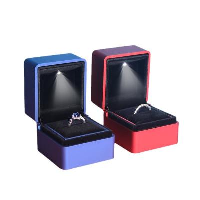 China High-end /LED Lighting/Diamond Painting LED Diamond Openings Pendant Box Diagonal High-Grade Custom Diagonal Ring Box for sale