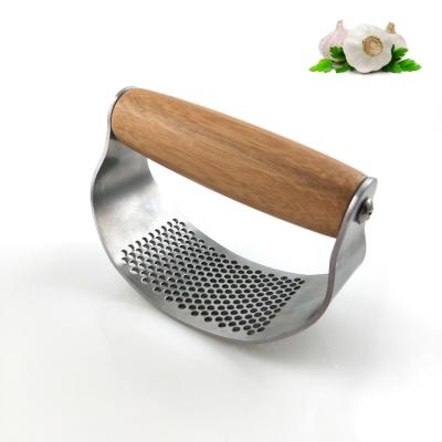 China Viable Custom Handle New Bamboo Kitchen Stainless Cleaver Meat Grinder Meat Grinder Garlic Press for sale