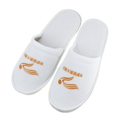 China High quality disposable hotel/hotel/airline/travel home slippers with modern design, commonly used in hotel facilities for sale