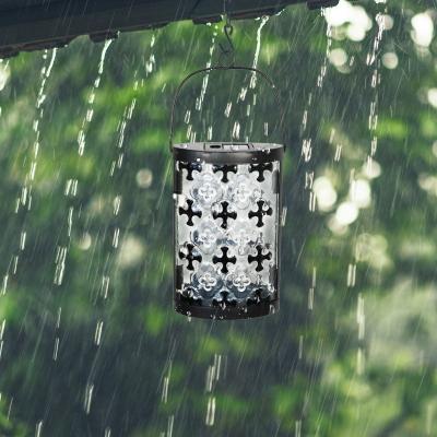 China Garden Decoration Garden Decoration Craft Fused Glass With Hand Painting Solar Lantern for sale