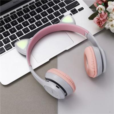 China Hot Selling Cat Ear Headphones Colorful Led Headphones 5.0 White Headband Lovely Wireless Earphone for sale