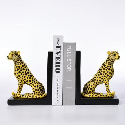 China Small Mini Miniature Animal Resin Bookend Polyresin Gift Decoration Leopard Figurine Home Decor Craft Home Office Decor For Shelf for sale