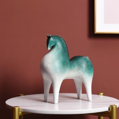 China Wholesale China Best Home Abstract Resin Horse Figurine Decoration Animal Statue For Ministry Home Decor for sale