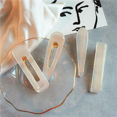 China Fashion Retro Hair Accessories Simple White Mermaid Hair Pin Acetate Korean Hair Clips For Women for sale