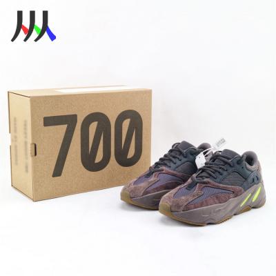 China 2020 Original yeezy latest design 700 V 2 sports running shoes CUSHIONING for men sneakers for sale