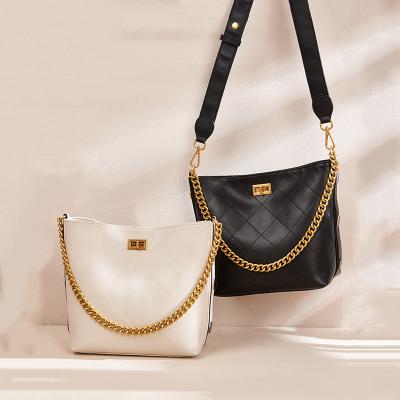 China 2023 Fashion Women Leather Sling Shoulder Handbag With Chains Hobo Leather Bags for sale