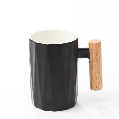 China Wideal Factory OEM Disposable Porcelain Coffee Ceramic Tea Coffee Mug Travel Mug With Wood Handle for sale