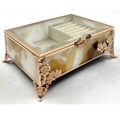 China Classic Elegant Luxury Rectangle Transparent Glass Jewelery Box Gold Vintage Polygonal Crystal Glass Jewelry Box Decorative Geometric Shade Box for sale